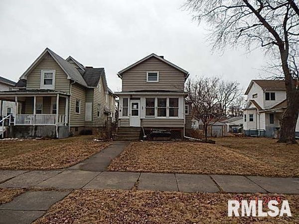 525 4TH Avenue S, Clinton, IA 52732
