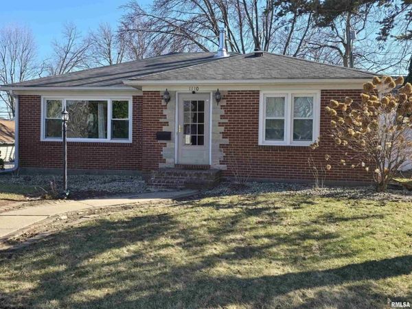 1110 9TH Avenue, Fulton, IL 61252