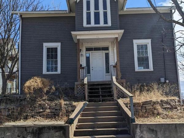 229 WASHINGTON Street, Davenport, IA 52802