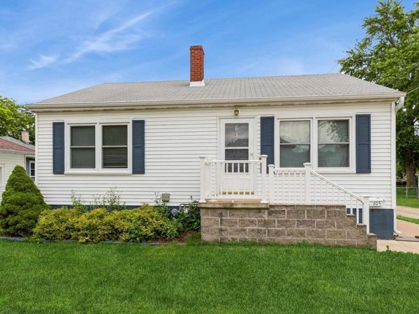 615 N 4TH Street, Clinton, IA 52732