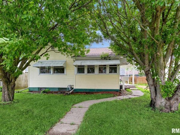 2511 N 4TH Street, Clinton, IA 52732