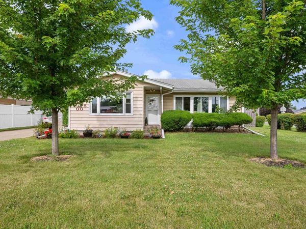 3005 7TH Street, East Moline, IL 61244