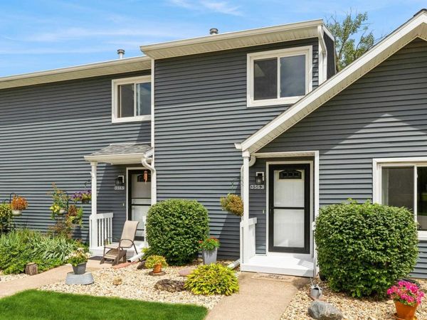 3563 N WILLOW Court, Bettendorf, IA 52722