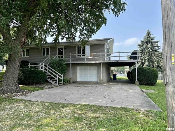304 9TH Avenue N, Albany, IL 61230