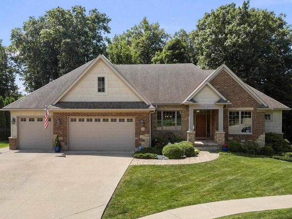 14 Chippiannock Trail, Rock Island, IL 61201