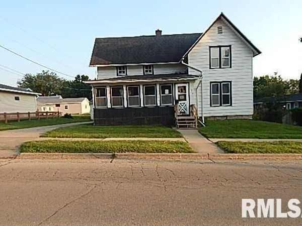 209 W SUMMIT Street, Maquoketa, IA 52060