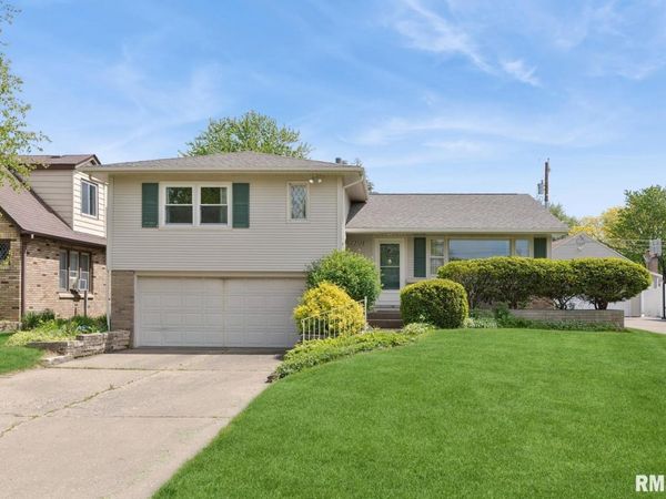 2528 28TH Street, Moline, IL 61265