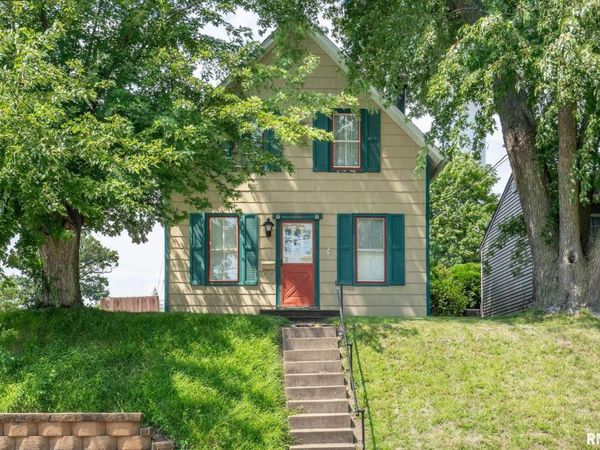1631 16TH Street, Moline, IL 61265