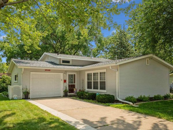 1535 14TH Street, Bettendorf, IA 52722