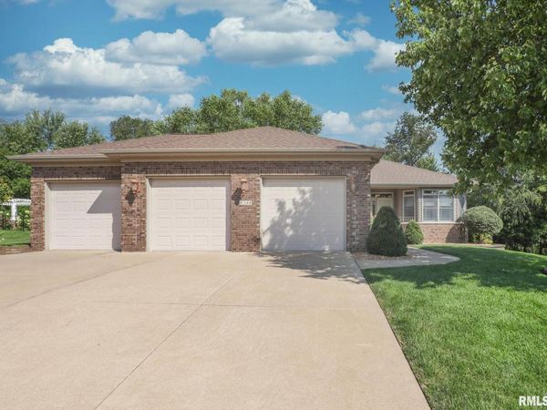 4344 W 30TH Street, Davenport, IA 52804
