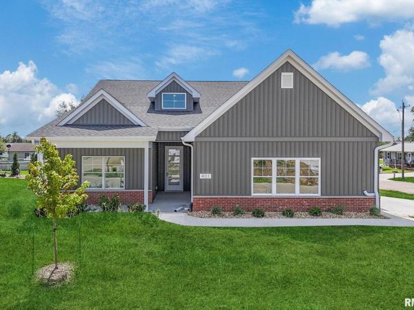 401 DOLAN Drive, Blue Grass, IA 52726