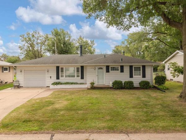 634 32ND Avenue, East Moline, IL 61244