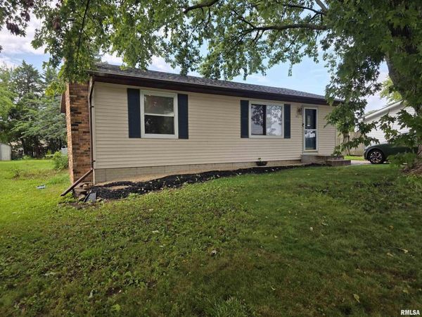 3401 W 43RD Street, Davenport, IA 52806