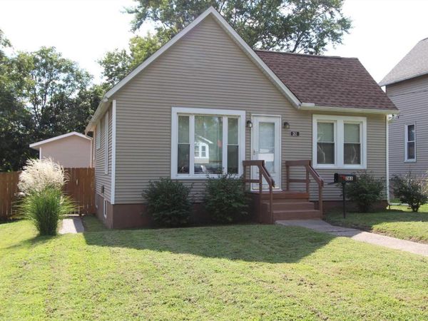 261 21ST Place, Clinton, IA 52732