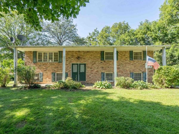 226 LONGVIEW Court, Geneseo, IL 61254