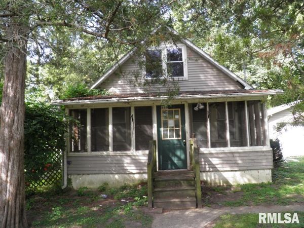 110 S 8TH Street, Cordova, IL 61242