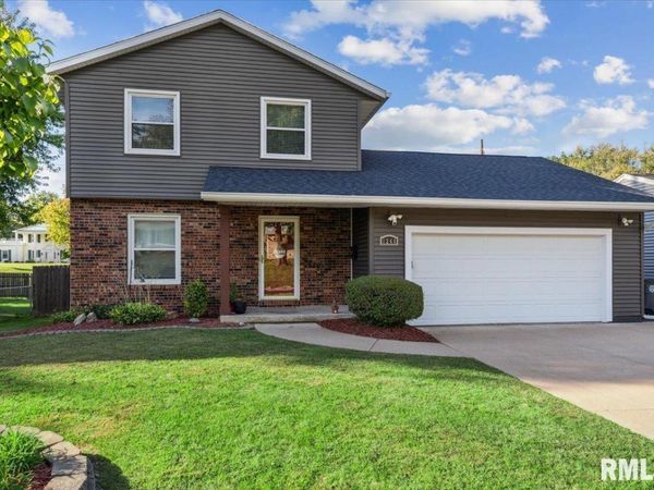 1244 MEADOW LANE Drive, Bettendorf, IA 52722