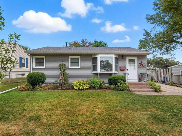 2109 N MICHIGAN Avenue, Davenport, IA 52804