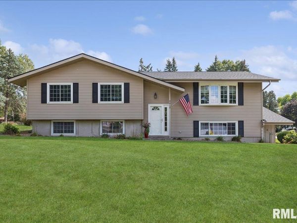 5415 SURREY Drive, Bettendorf, IA 52722