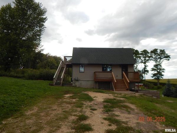 12465 FROG POND Road, Fulton, IL 61252