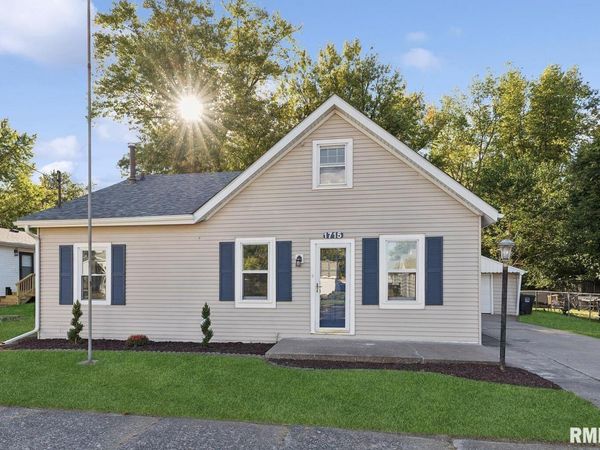 1715 2ND Street, Moline, IL 61265