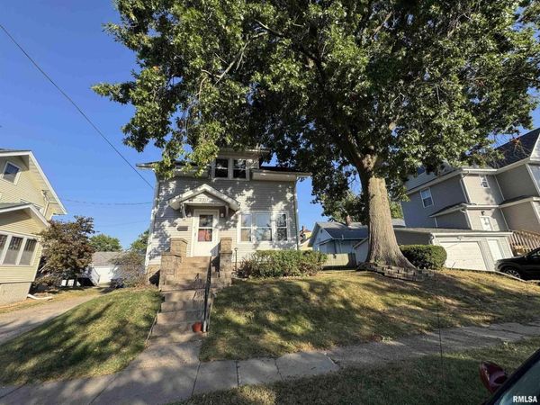 2317 CAREY Avenue, Davenport, IA 52803