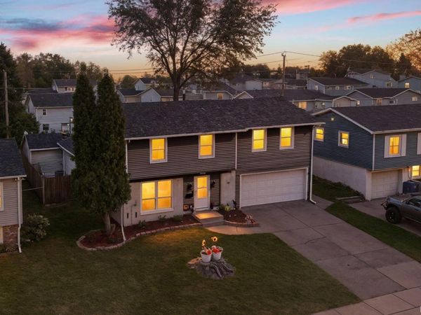 3107 GREENBRIER Drive, Bettendorf, IA 52722