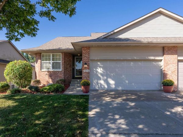5256 RED FOX Road, Bettendorf, IA 52722