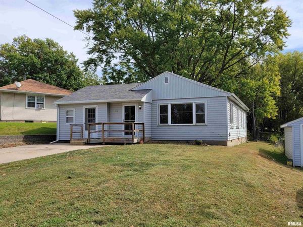 1313 HARRISON Drive, Clinton, IA 52732