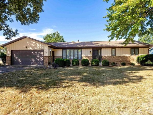 2616 37TH Street, Rock Island, IL 61201