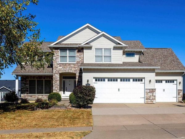 2116 E 60TH Street, Davenport, IA 52807