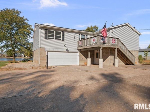 2405 S SHORE Drive, Moline, IL 00000