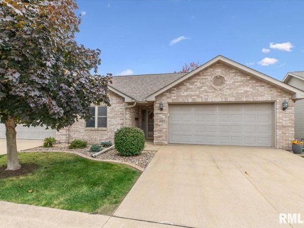 1011 10TH Street, Dewitt, IA 52742