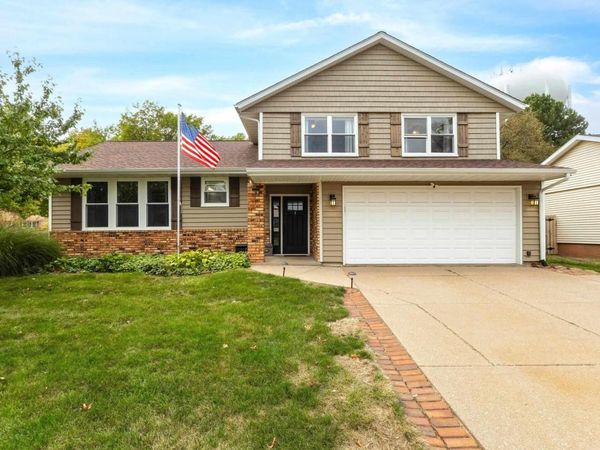 5804 LILLIE Avenue, Davenport, IA 52806