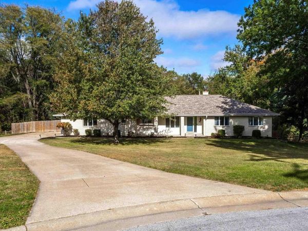 3080 CORRAL Court, Bettendorf, IA 52722