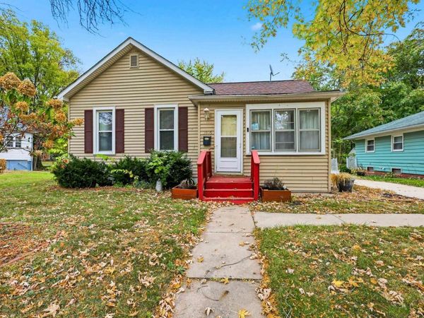 2005 17TH Street, Rock Island, IL 61201