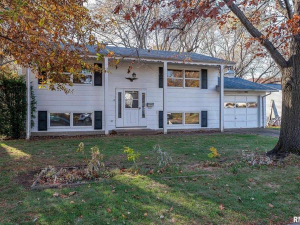 4104 N LINWOOD Avenue, Davenport, IA 52806
