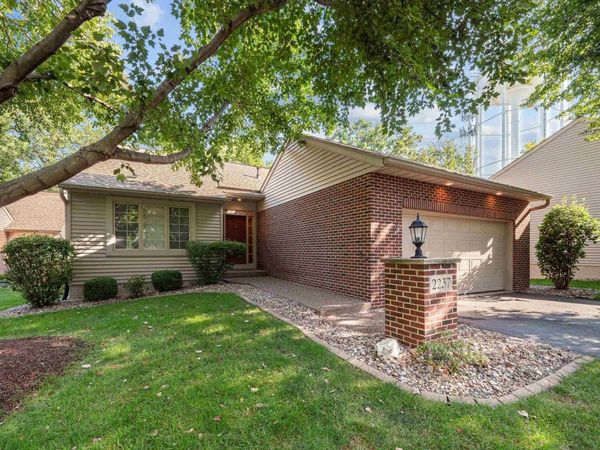 2237 31ST Avenue, Unit 2, Rock Island, IL 61201