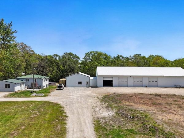 17138 COUNTY RD X61, Muscatine, IA 52761