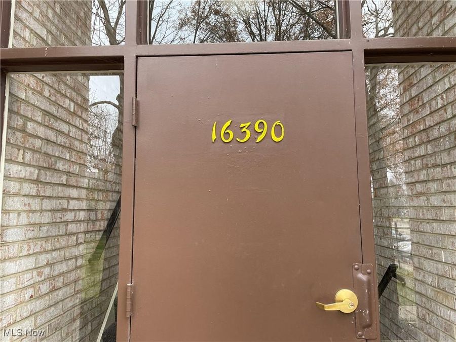 16390 Heather Lane, Unit 104, Middleburg Heights, OH 44130 Photo 1