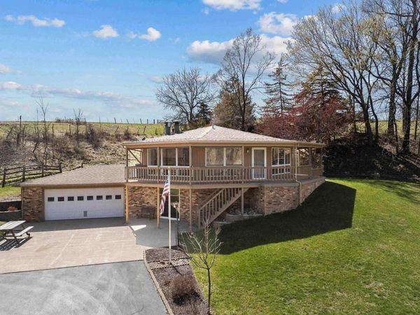 11616 81ST Street W, Taylor Ridge, IL 61284
