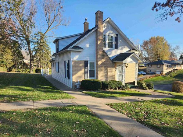 400 Livingston Avenue, East Dubuque, IL 61025