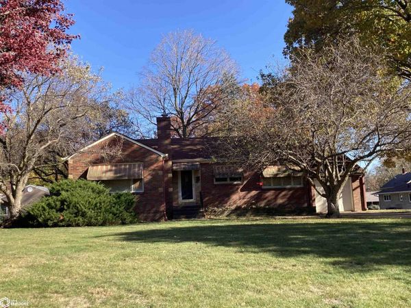 2524 S Main Street, Burlington, IA 52601