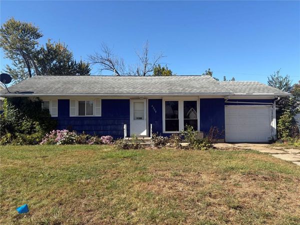 4309 Benton Street NE, Cedar Rapids, IA 52402