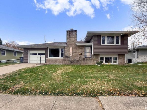 210 HILLTOP Court, Milan, IL 61264