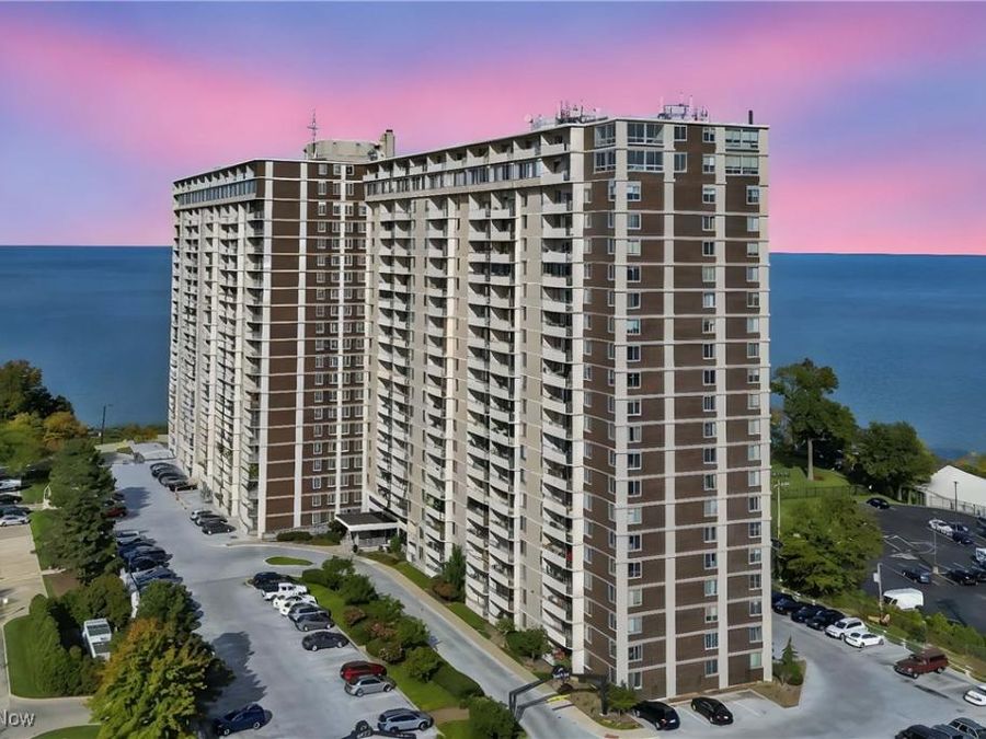 12900 Lake Avenue, Unit 828, Lakewood, OH 44107 Photo 1