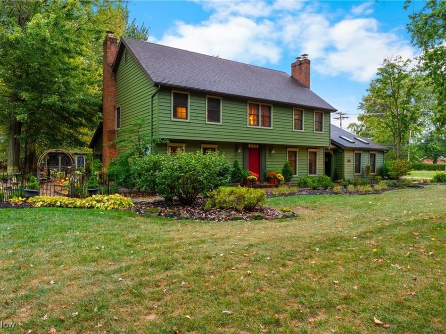 726 Sunrise Drive, Amherst, OH 44001 Photo 1