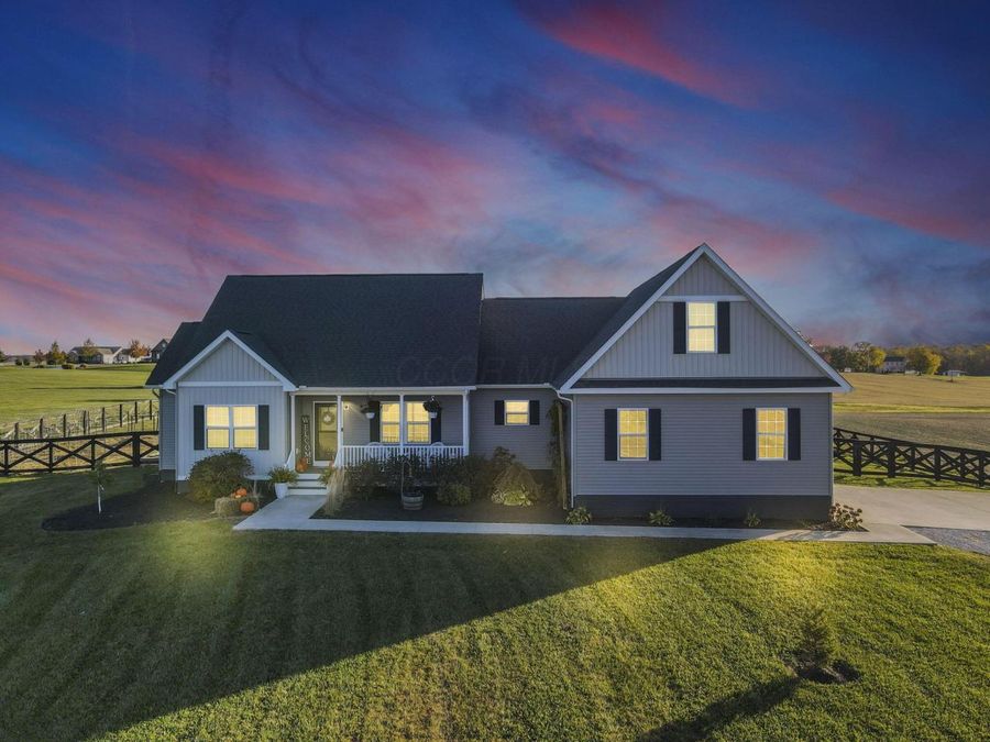 1811 Pleasantville Road NW, Baltimore, OH 43105 Photo 1