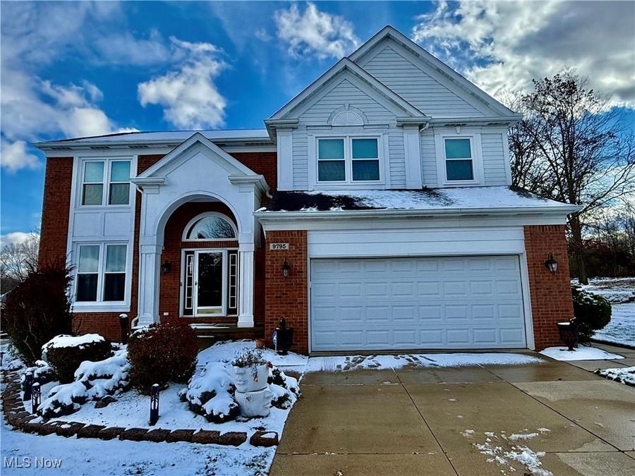9795 Burton Drive, Twinsburg, OH 44087 Photo 1