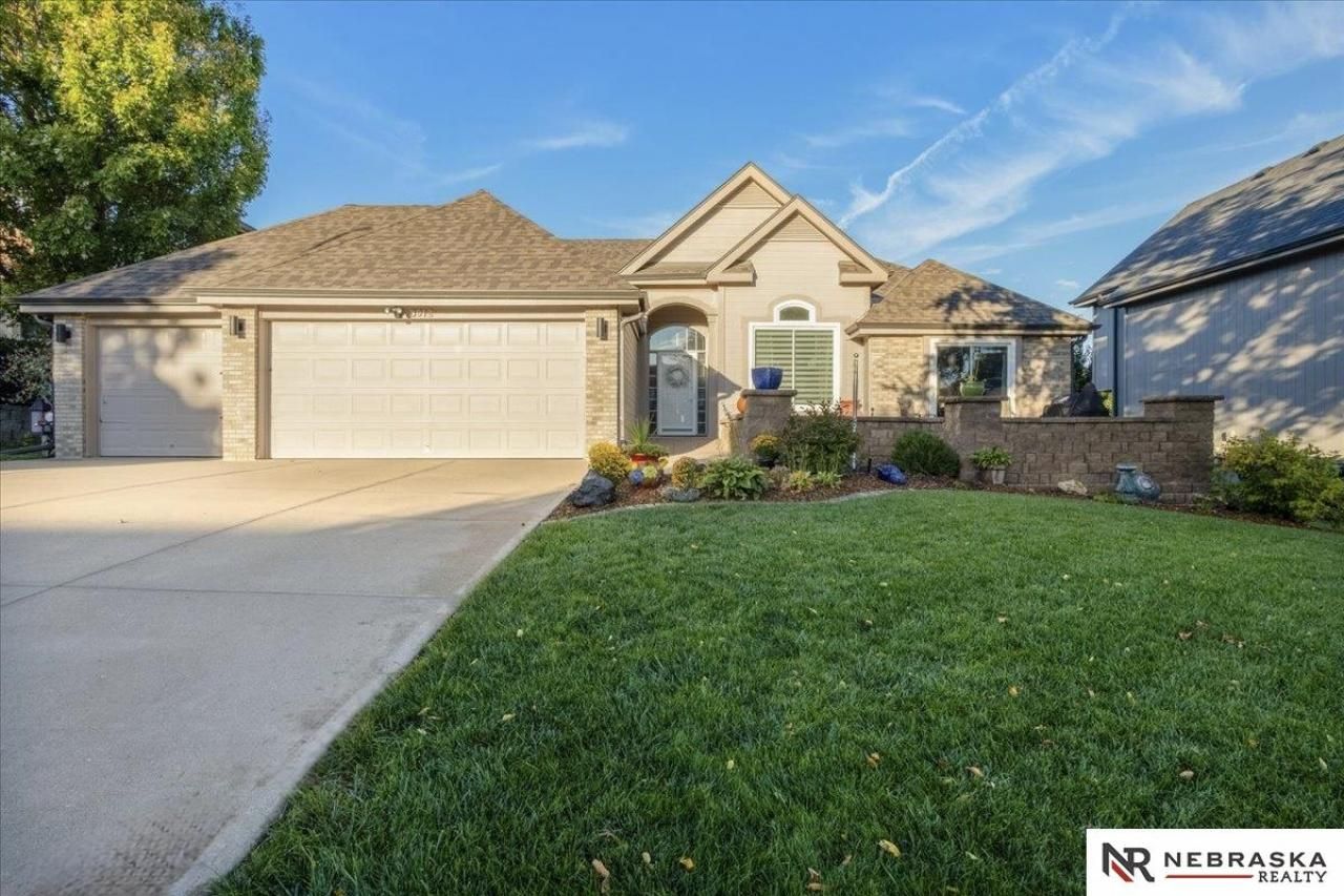 3912 North 162nd Avenue , Omaha, NE 68116